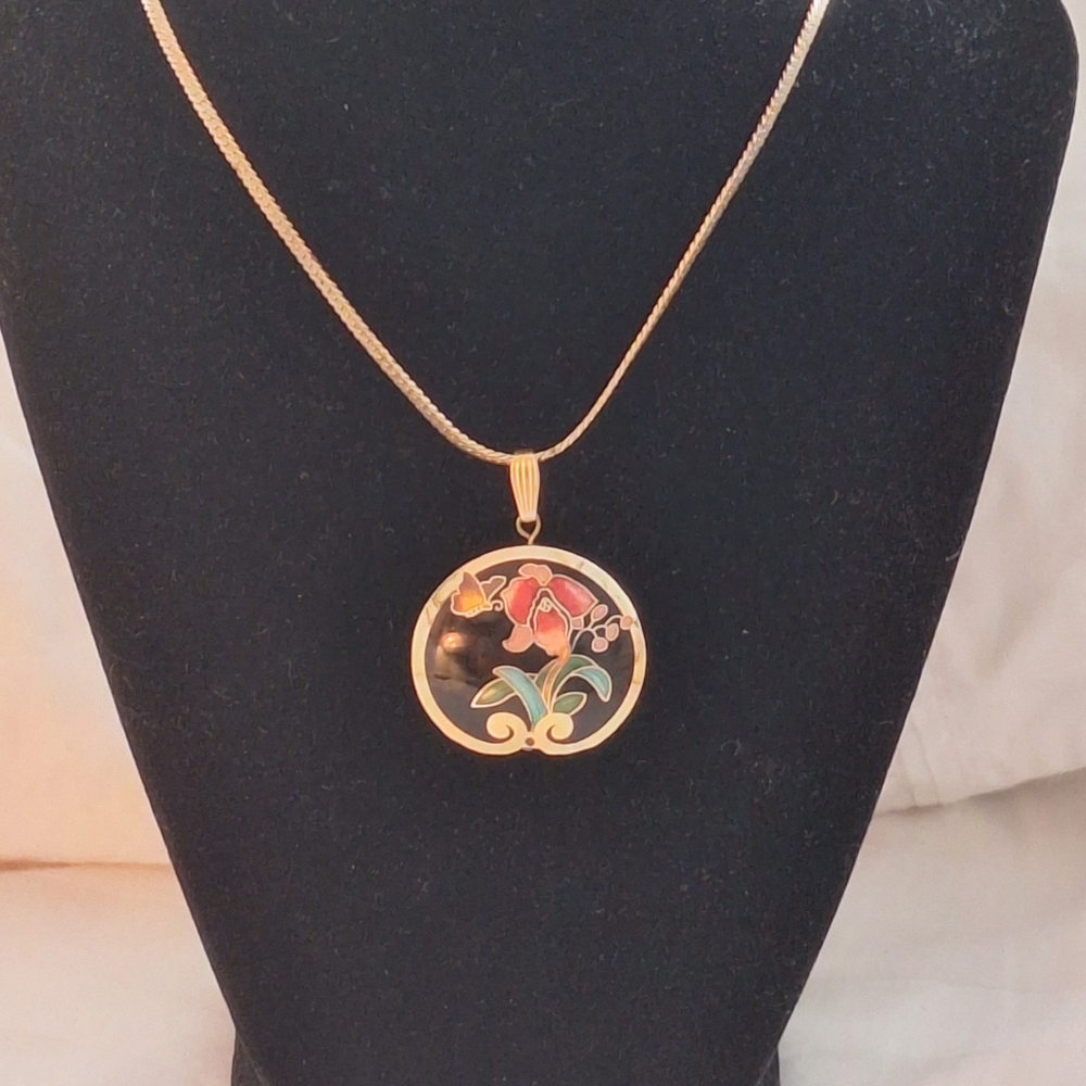 Elegant Gold and Black‎ Floral Cloisonne Pendant Necklace MB